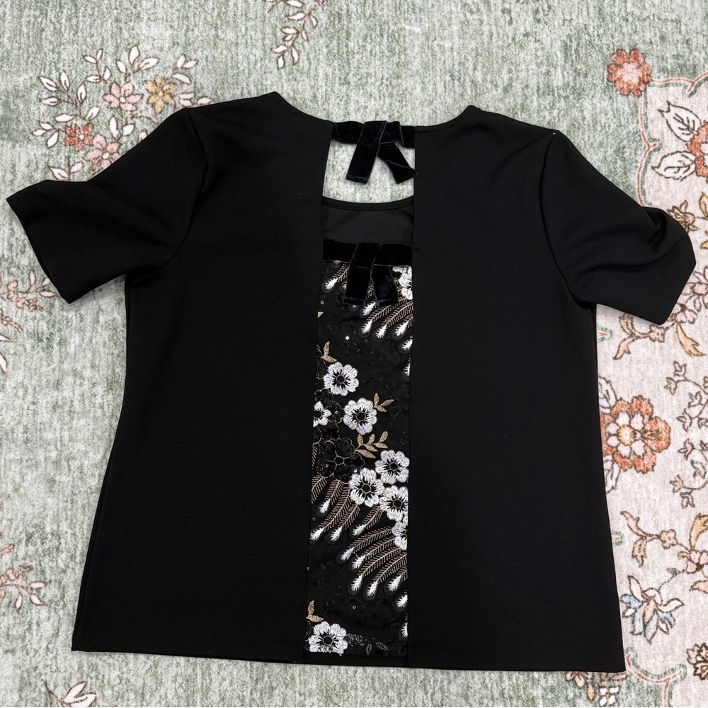 Ann Taylor Classic Black Short Sleeve Top
